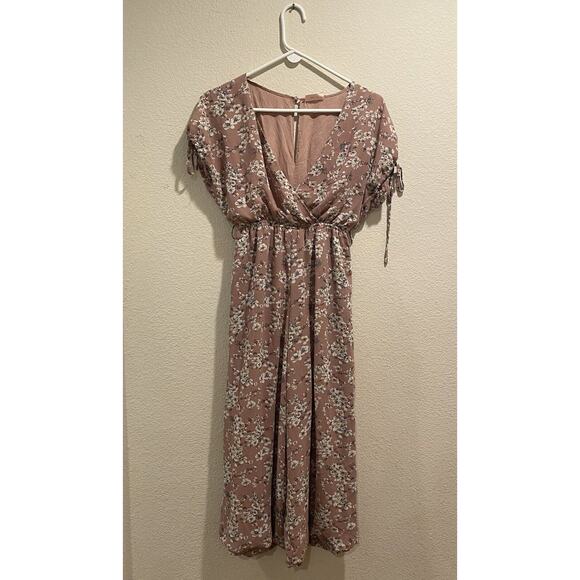 Showpo Mauve Floral V-Neck Side Ties Short Sleeve Elastic Waist Jumpsuit Size 2 - Picture 1 of 8